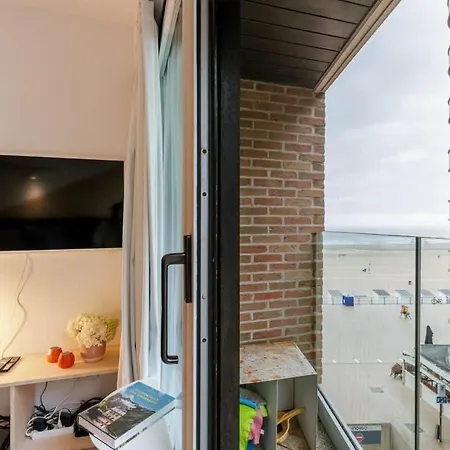 Huswell - Colorful Near The Sea Apartment Ostend