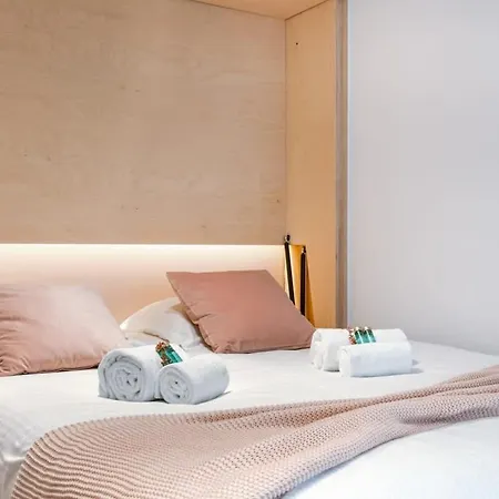 Casiola - Colorful Studio Near The Sea