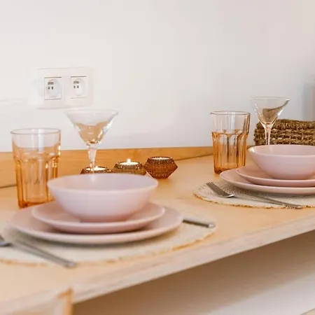 Apartment Casiola - Colorful Studio Near The Sea