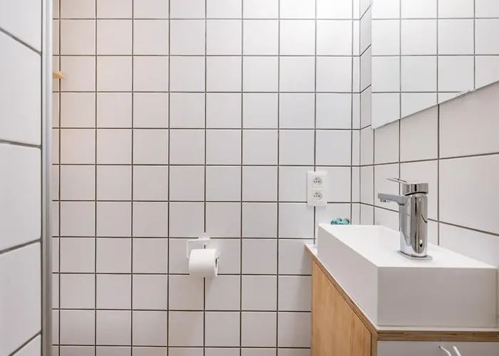 Casiola - Colorful Studio Near The Sea Apartment