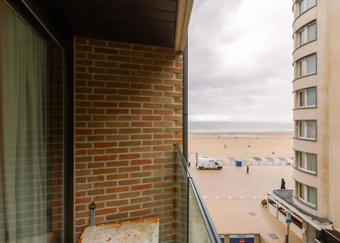 Casiola - Colorful Studio Near The Sea Apartment *