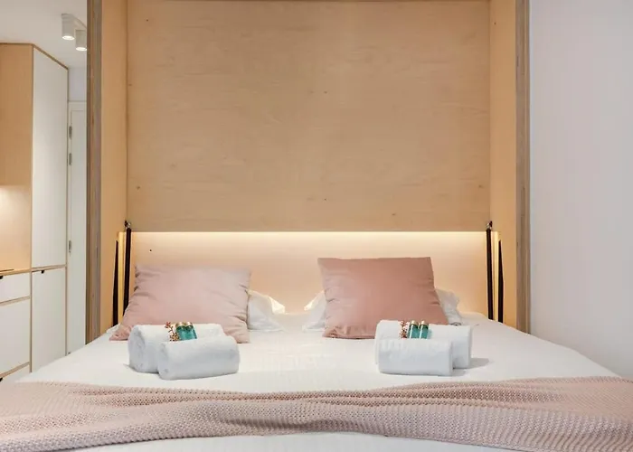 Casiola - Colorful Studio Near The Sea Apartment *